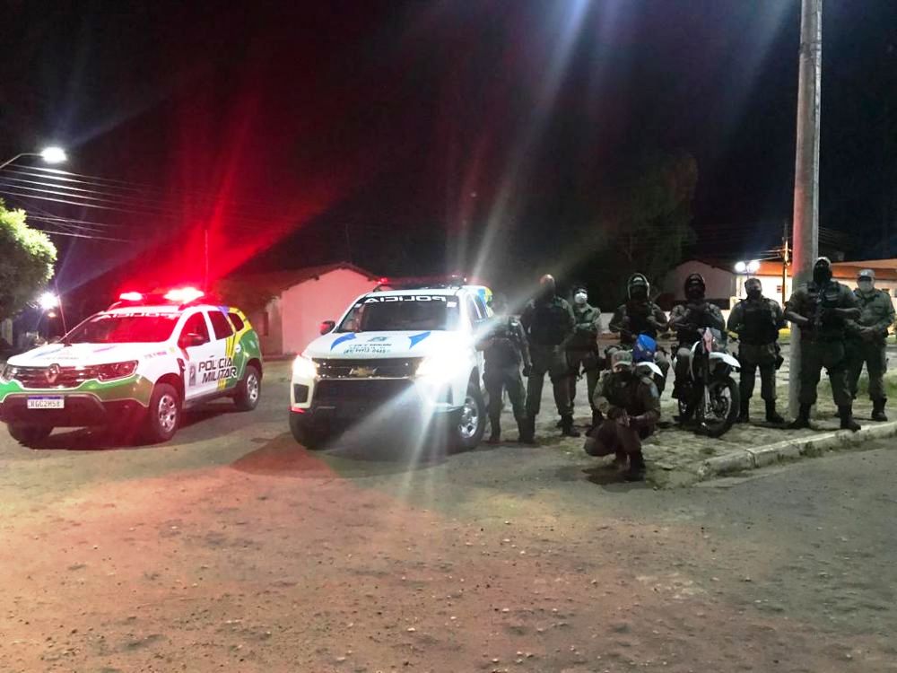PM apreende arma e munição e realiza prisão em Santa Cruz dos Milagres