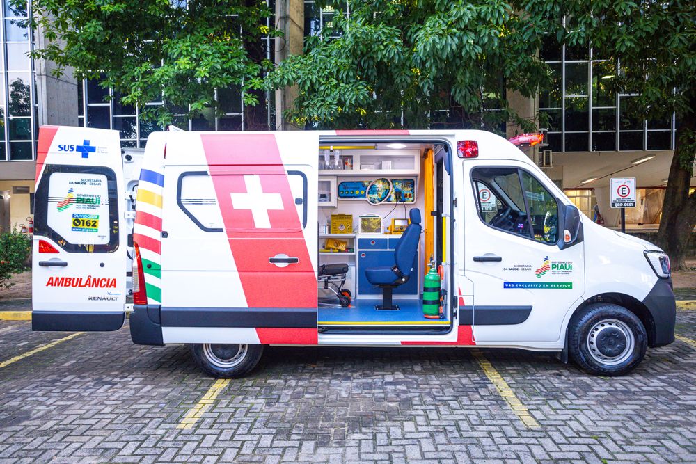 Hospitais do Piauí recebem 10 ambulâncias para pacientes de alto risco; HREP foi beneficiado