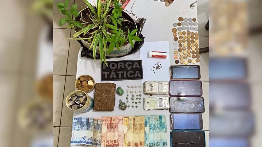 PM prende trio suspeito de vender drogas próximo à Câmara de Vereadores de Valença