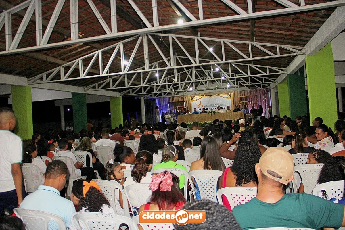 Ipiranga do Piauí celebra entrega de 775 medalhas e vive noite de maior reconhecimento estudantil da história