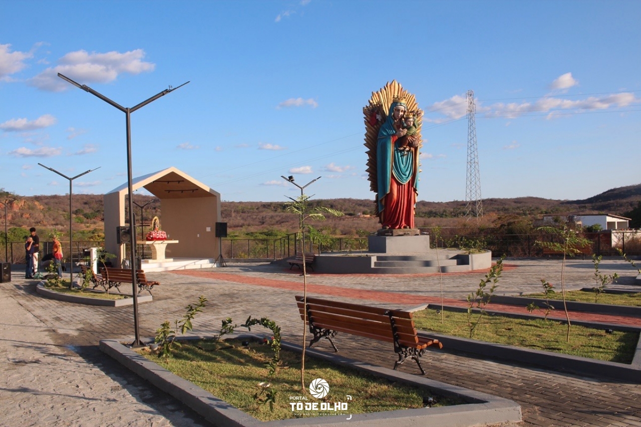 PRF recupera veículo furtado e prende dois homens em Dom Expedito Lopes