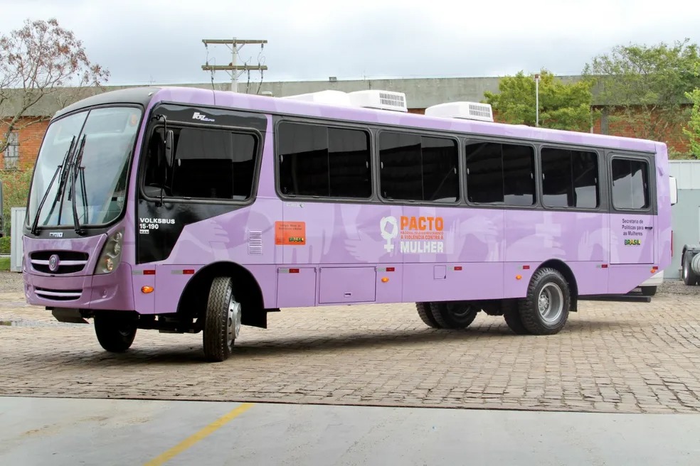 Ônibus Lilás leva atendimento e informação a municípios da região de Valença do Piauí