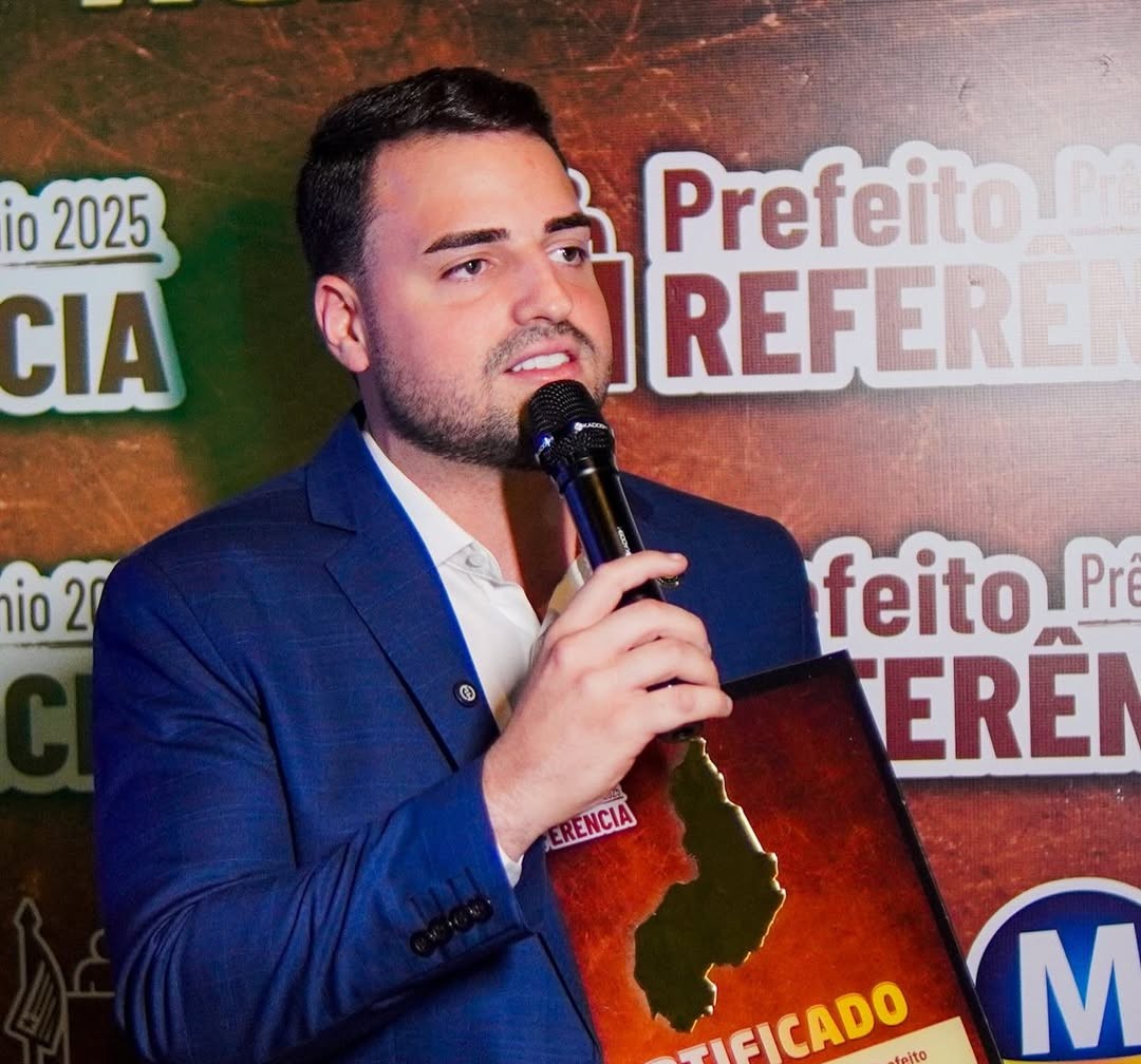 Manoel Portela é destaque no Prêmio Prefeito Referência 2025 nas áreas de Saúde e Educação