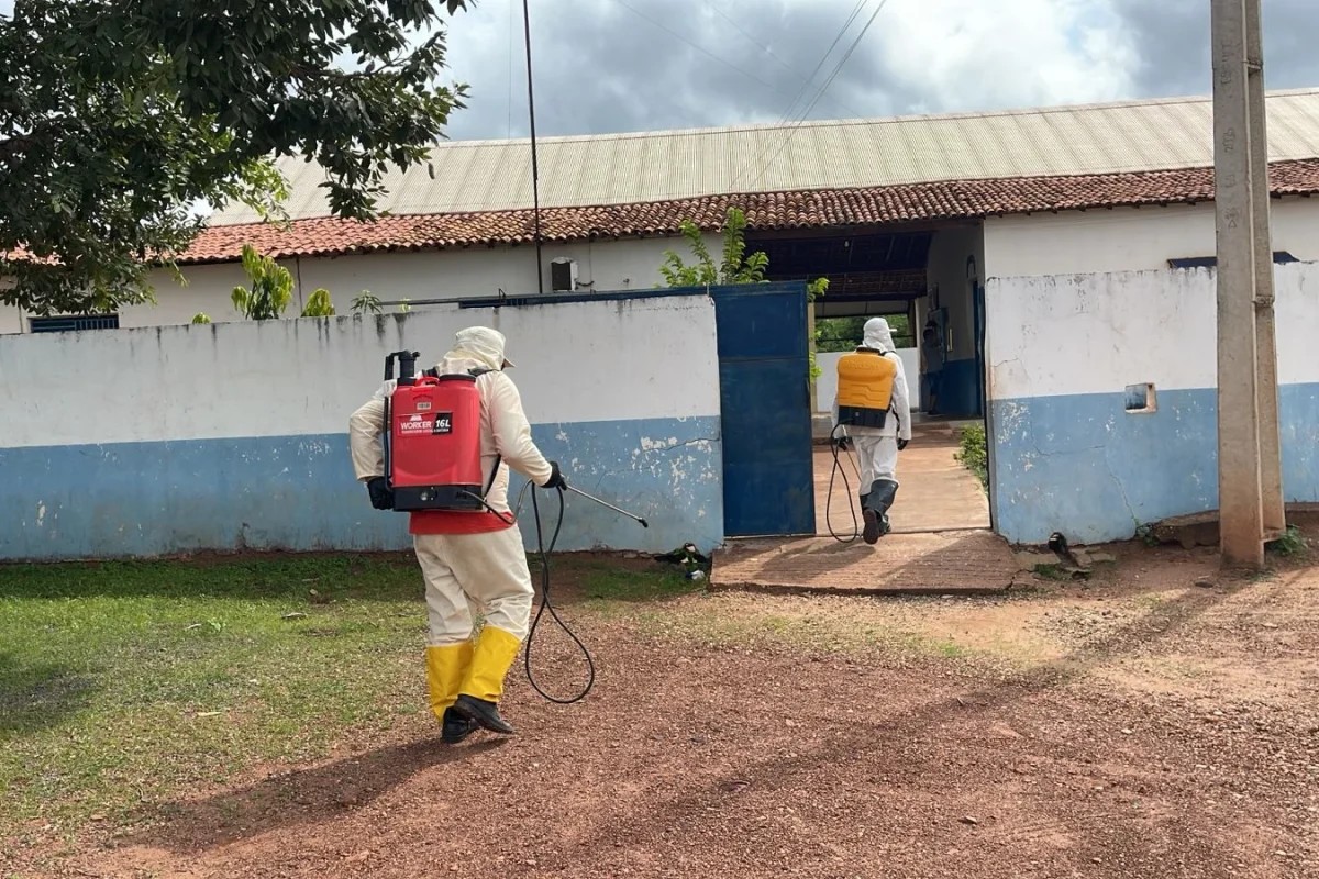 Prefeitura de Inhuma intensifica cuidado com a sa&uacute;de p&uacute;blica e realiza dedetiza&ccedil;&atilde;o em escolas e hospital antes do in&iacute;cio do ano letivo