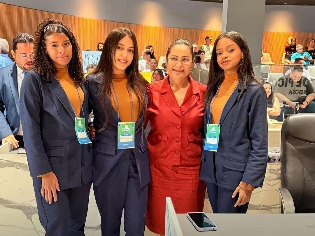 Estudantes da rede estadual se destacam no Parlamento do Futuro e s&atilde;o homenageadas em Picos