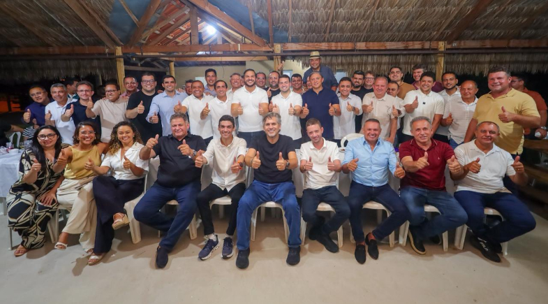 40 prefeitos declaram apoio a Rafael Fonteles em evento com Washington Bandeira