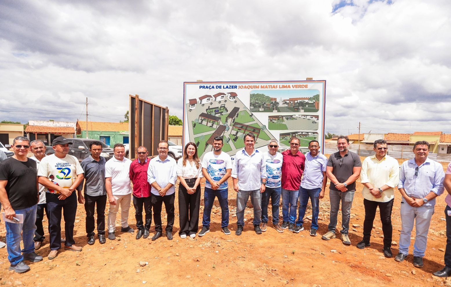 Ciro inaugura obras e anuncia recursos para atender população em Lagoa do Sítio