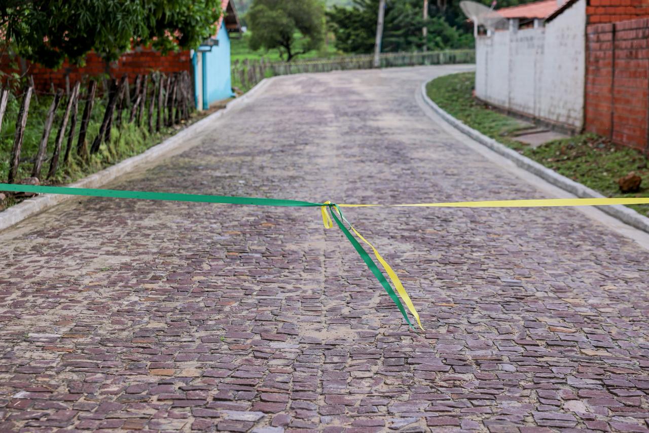 Governo do Piau&iacute; autoriza novas obras de pavimenta&ccedil;&atilde;o e mobilidade em 12 munic&iacute;pios