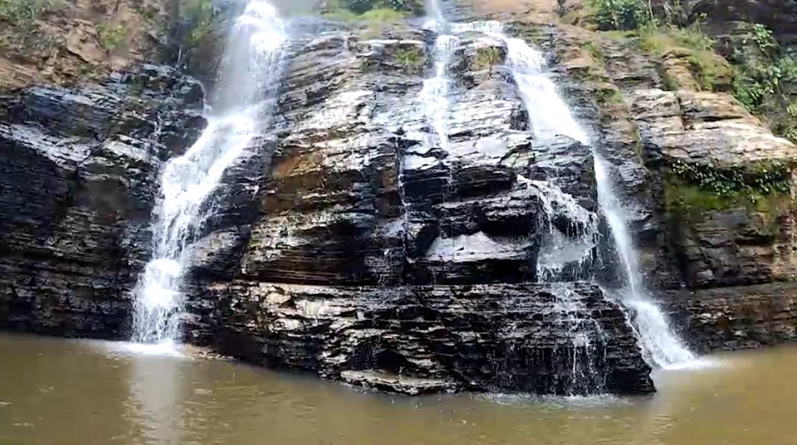 Temporada das cachoeiras no Piau&iacute;: conhe&ccedil;a a cachoeira de Santo Ant&ocirc;nio em S&atilde;o F&eacute;lix do Piau&iacute;