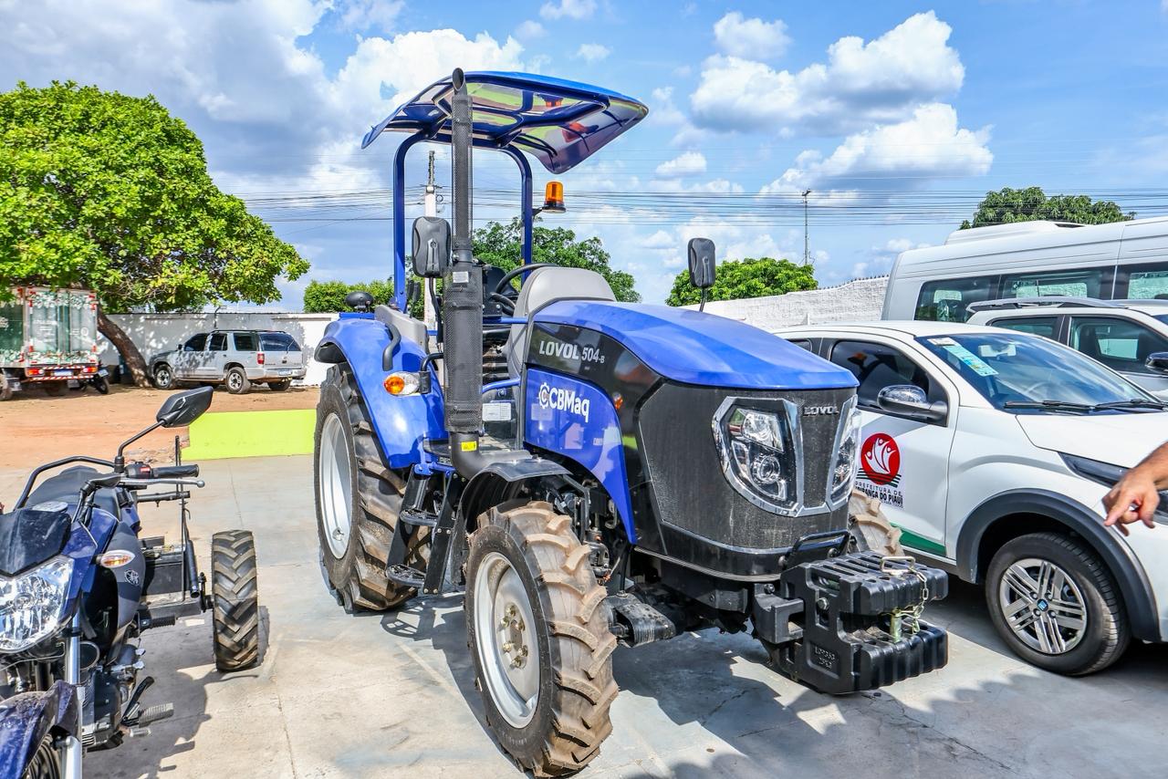 SAF entrega trator e kits de irriga&ccedil;&atilde;o e fortalece a agricultura familiar em Ipiranga do Piau&iacute;