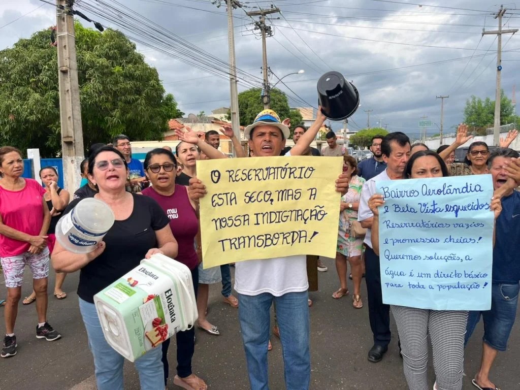 Moradores de Picos protestam por estarem sem &aacute;gua h&aacute; mais de um m&ecirc;s