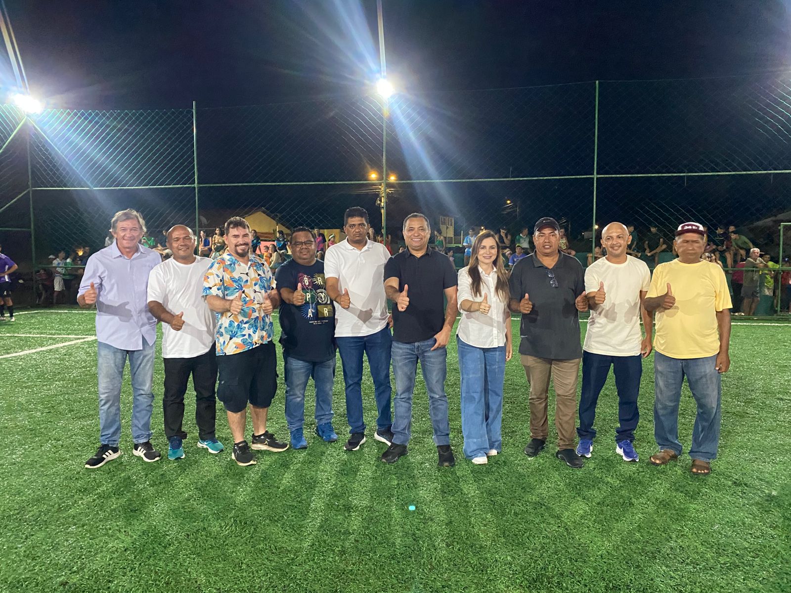 Governo do Estado inaugura campo society em Cajueiro da Praia