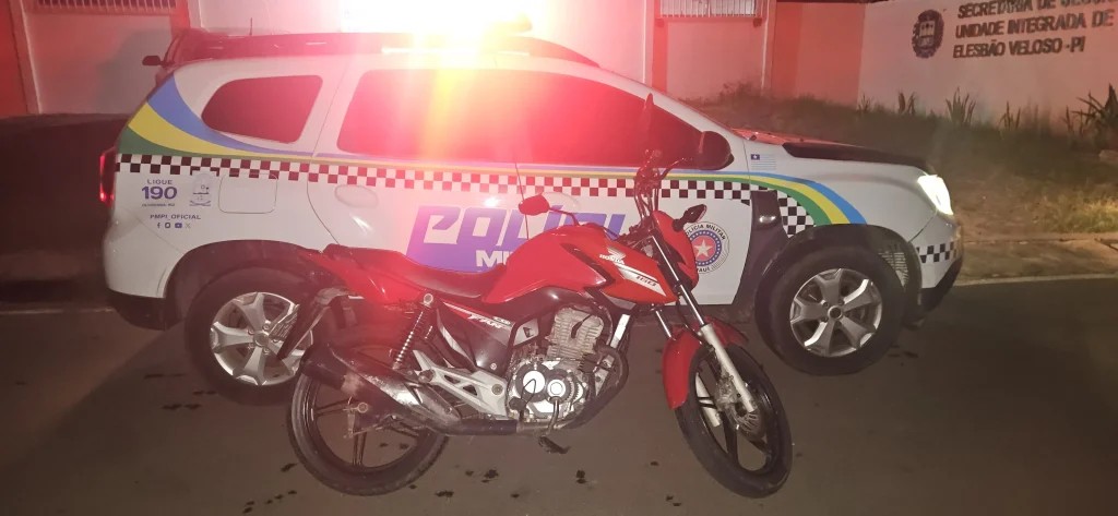 Mulher &eacute; presa ap&oacute;s furto de motocicleta na cidade de Elesb&atilde;o Veloso