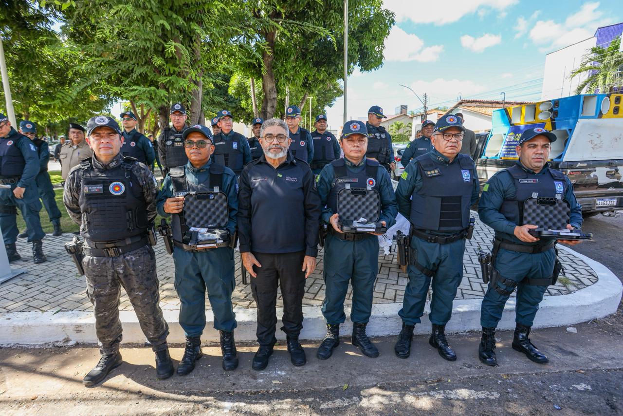 Governo do Piau&iacute; entrega 160 pistolas Glock para refor&ccedil;ar atua&ccedil;&atilde;o da Pol&iacute;cia Militar em Valen&ccedil;a e regi&atilde;o