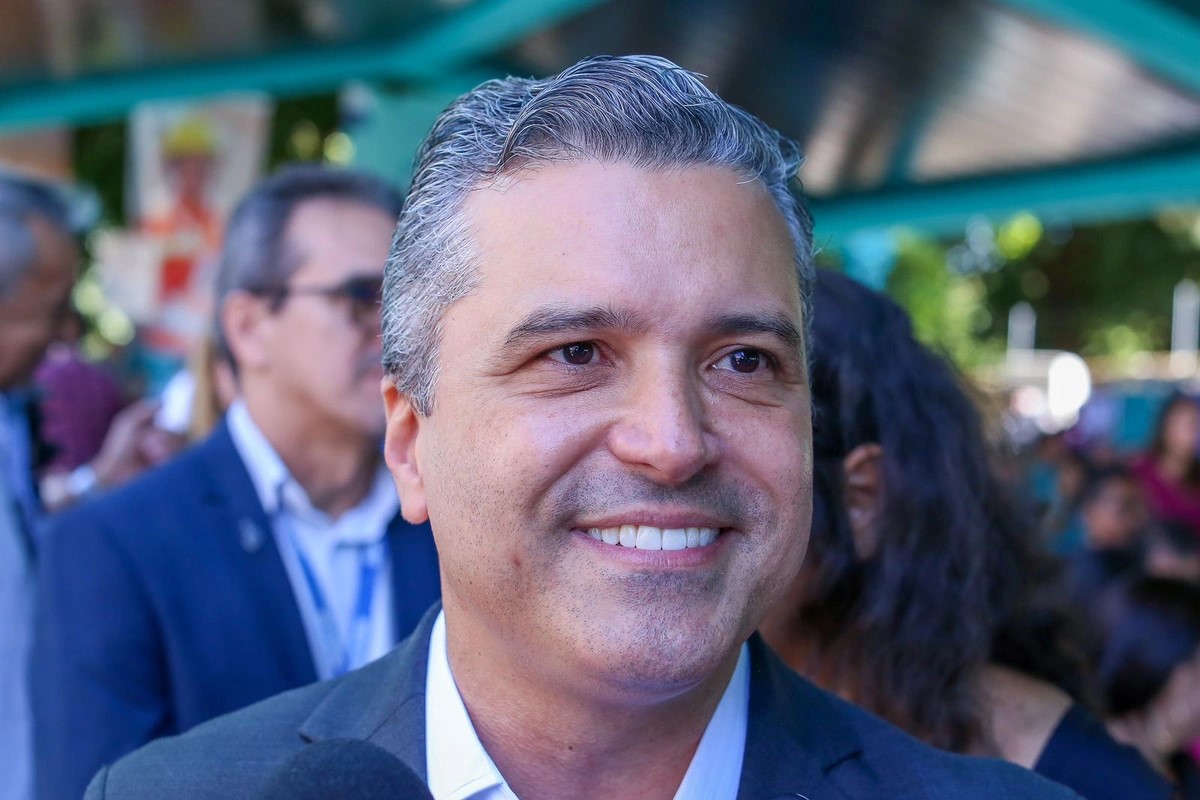 Deputado Dr. Vinicius refor&ccedil;a proximidade com popula&ccedil;&atilde;o de V&aacute;rzea Grande