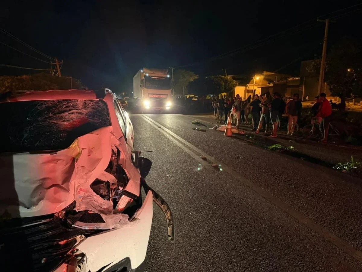 M&atilde;e de 63 anos morre e filha fica ferida em acidente entre moto e carro na BR-407, no Piau&iacute;