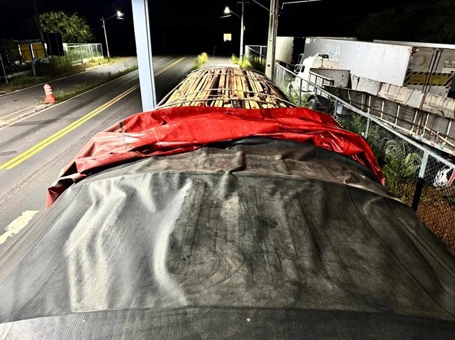 PRF apreende carga de madeira irregular e comprimidos durante fiscaliza&ccedil;&atilde;o em Ipiranga do Piau&iacute;