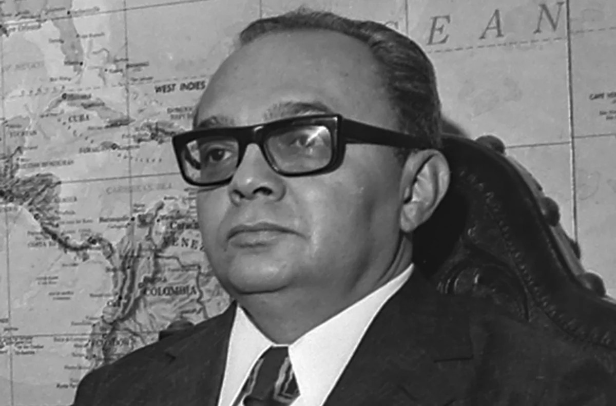 TSE homenageia valenciano Petr&ocirc;nio Portella com nome de nova sala