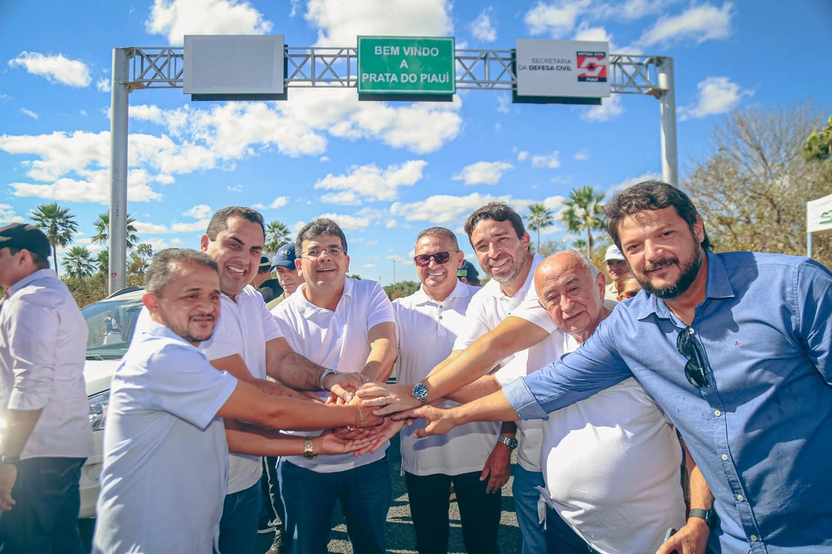 Rafael vistoria rodovia e obras urbanas em Prata e S&atilde;o Miguel da Baixa Grande