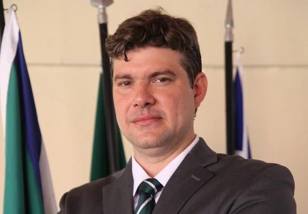 Minist&eacute;rio P&uacute;blico investiga prefeito de V&aacute;rzea Grande por ac&uacute;mulo de cargos e enriquecimento il&iacute;cito