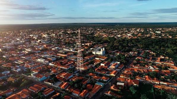 Fam&iacute;lias s&atilde;o beneficiadas com cestas b&aacute;sicas em Valen&ccedil;a do Piau&iacute;