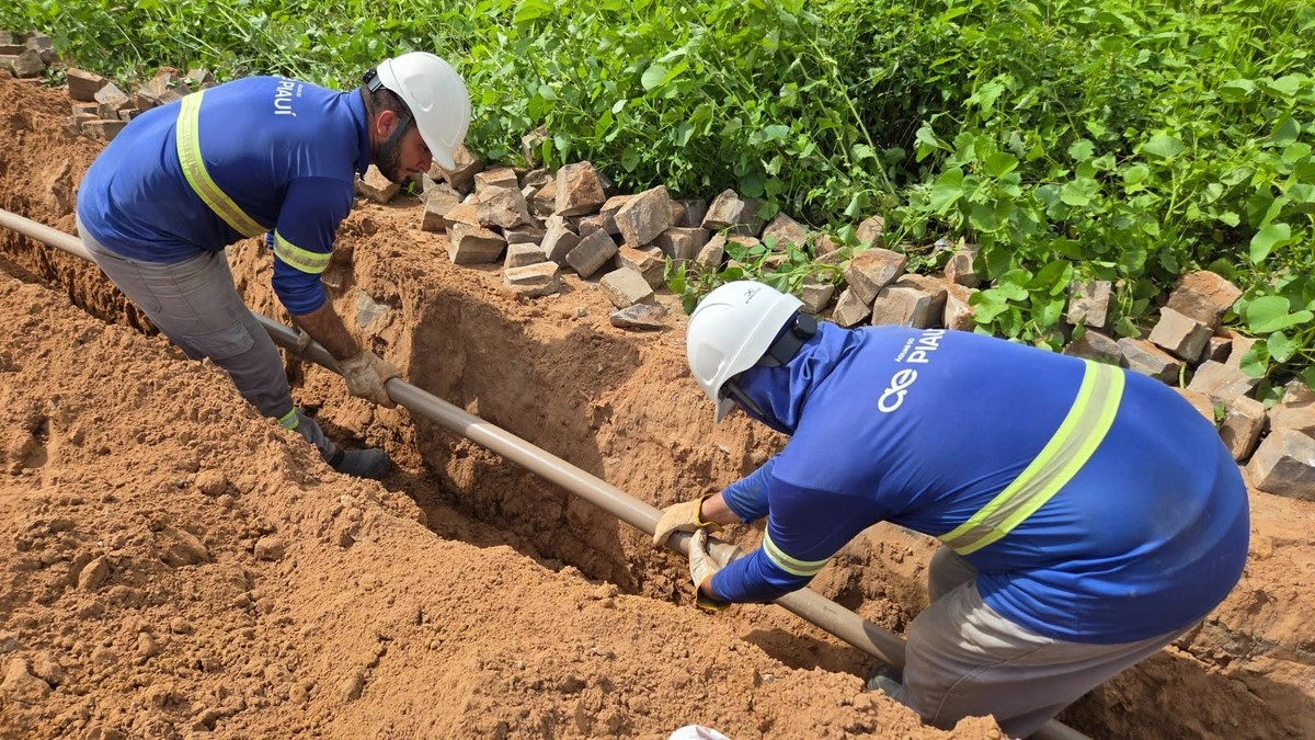 &Aacute;guas do Piau&iacute; implanta quase 2 km de redes em Santa Cruz dos Milagres em seis munic&iacute;pios e na capital