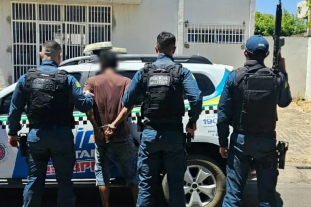 PM apreende drogas e prende homem ap&oacute;s persegui&ccedil;&atilde;o em Elesb&atilde;o Veloso