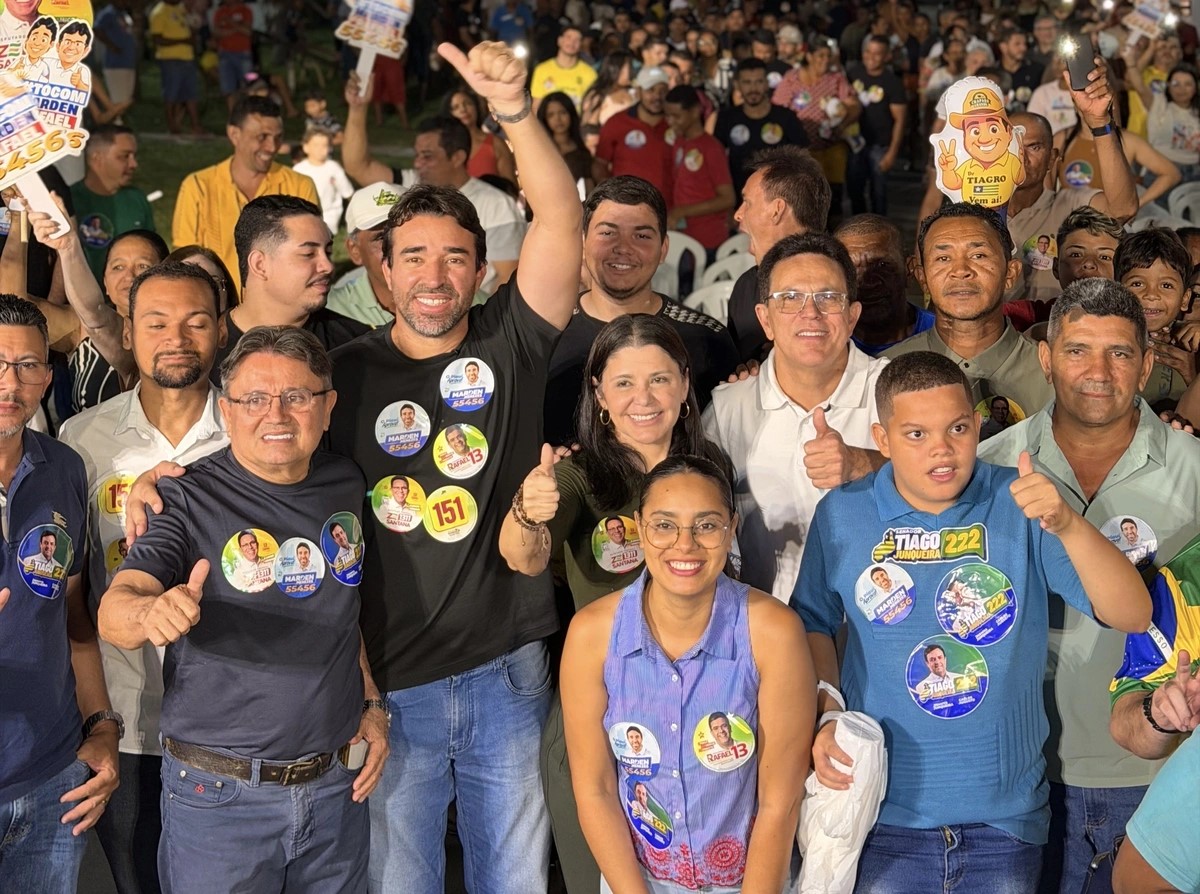 Z&eacute; Santana re&uacute;ne centenas de apoiadores em encontro com grupo de &Iacute;ris, em Valen&ccedil;a