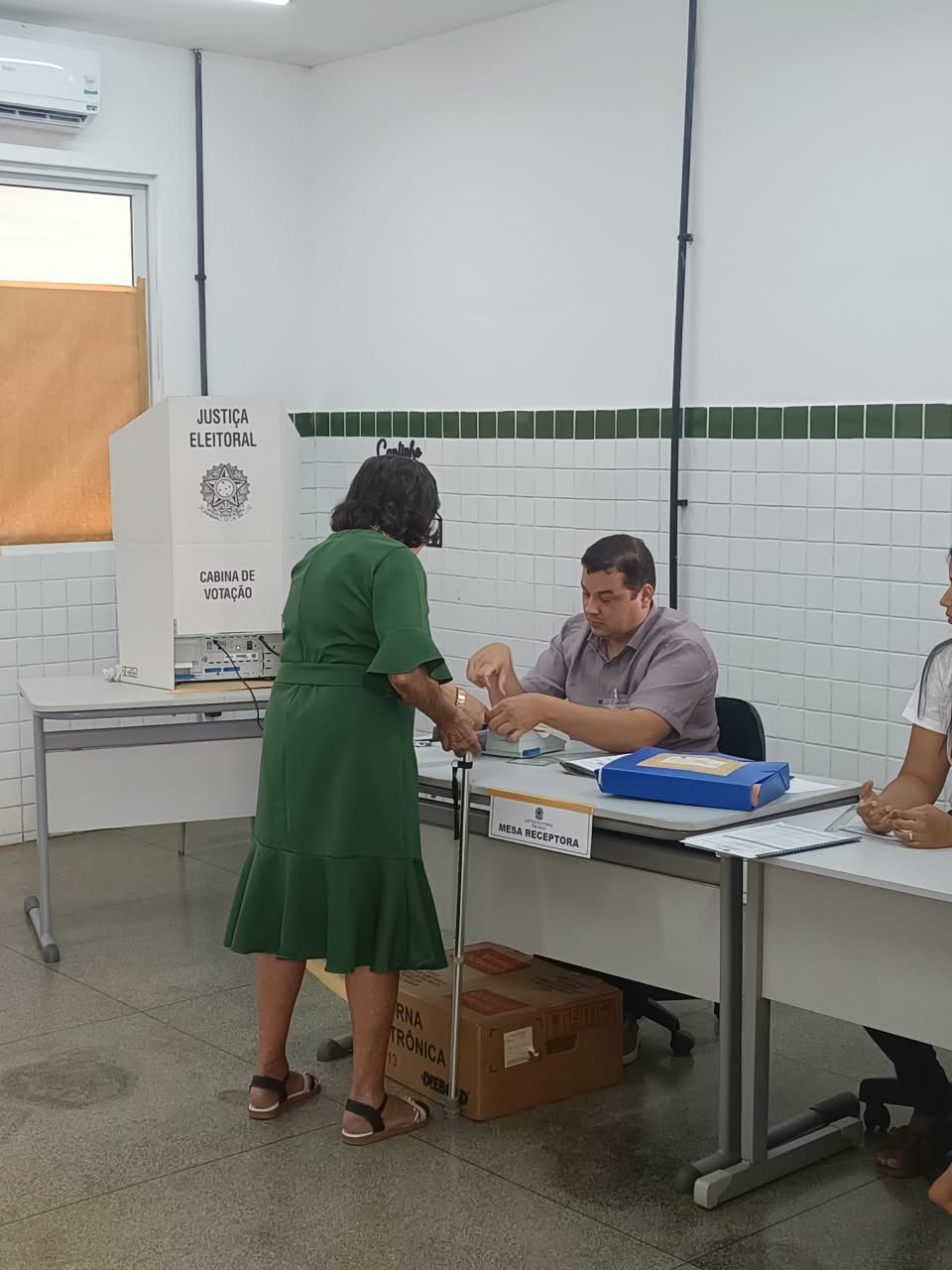 Aos 102 anos, dona Helena Torres mant&eacute;m tradi&ccedil;&atilde;o e vai votar em Valen&ccedil;a do Piau&iacute;