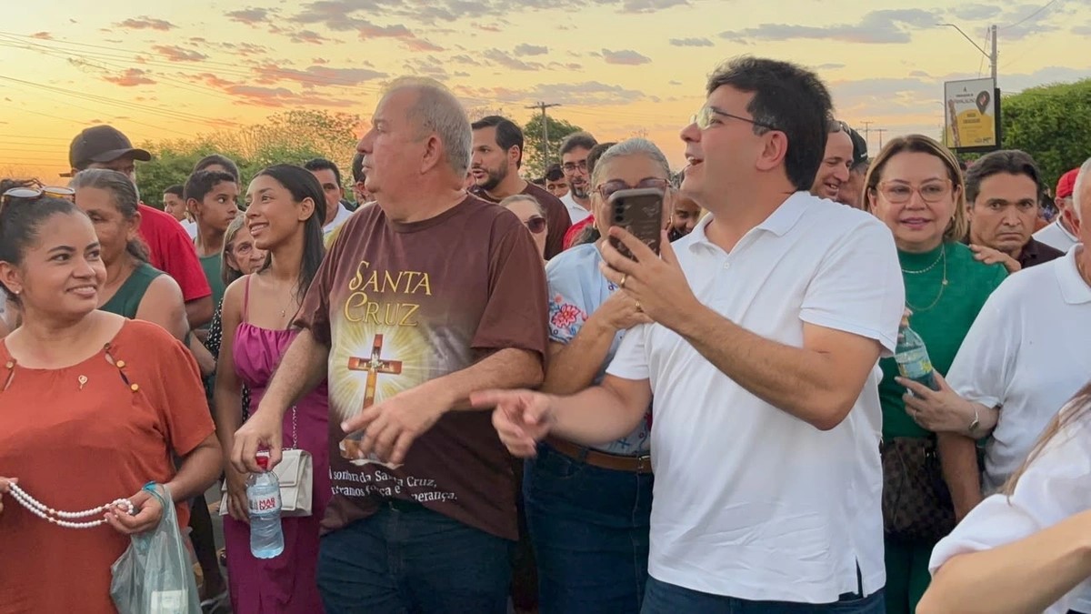 Fonteles participa de prociss&atilde;o e destaca f&eacute; e turismo em Santa Cruz dos Milagres